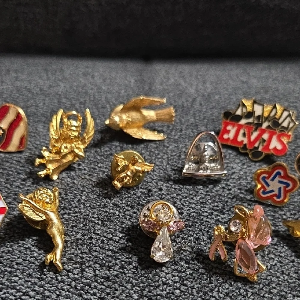 Bundle of Assorted Pins‎ (17) - Picture 3 of 4